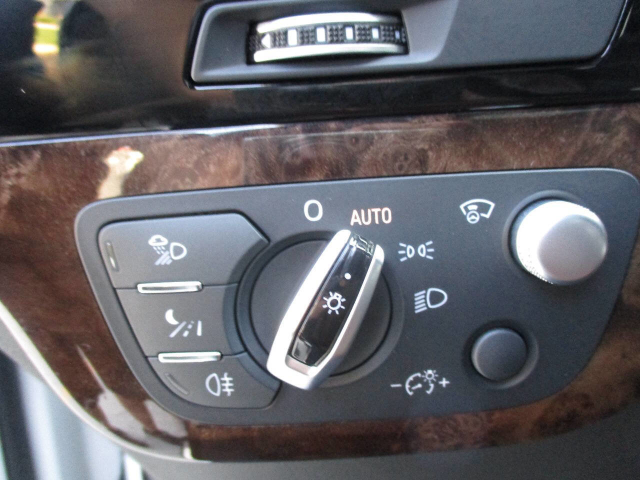 Used 2017 Audi Q7 3.0T Prestige w/ Prestige Package image 38