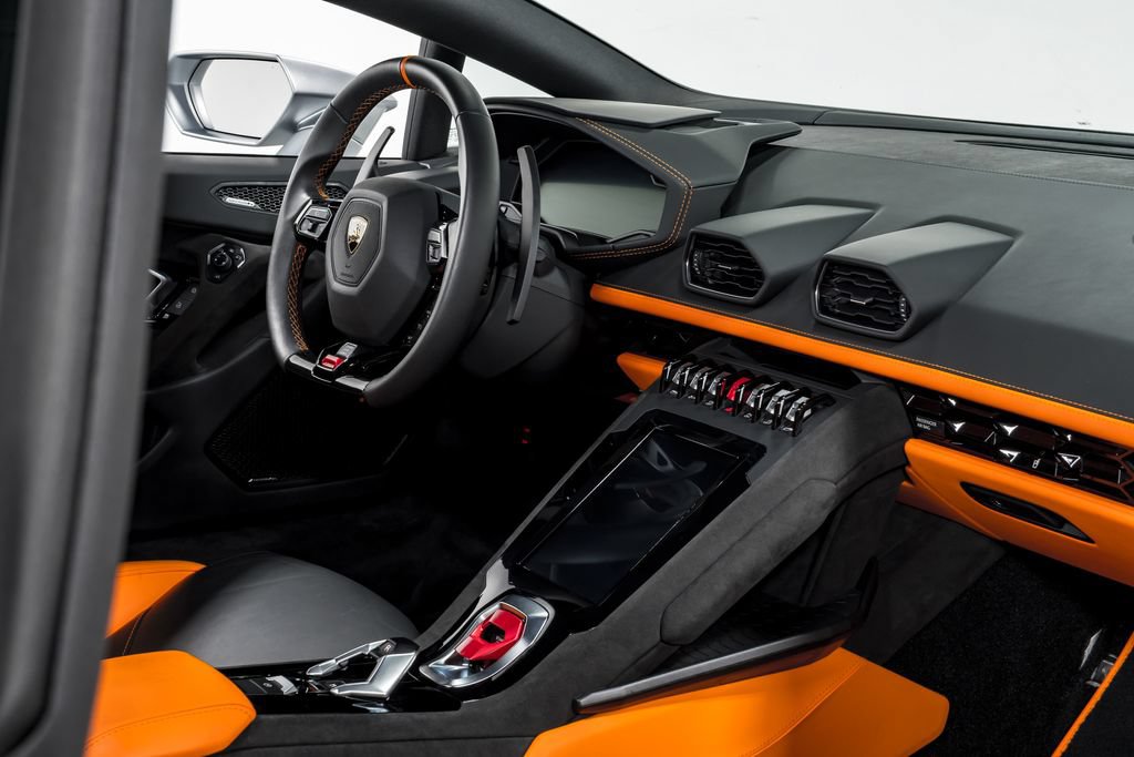 Used 2023 Lamborghini Huracan Tecnica RWD image 32