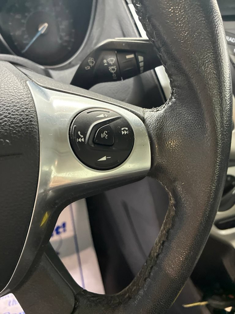 Used 2014 Ford Focus SE w/ SE Sport Package FWD image 16