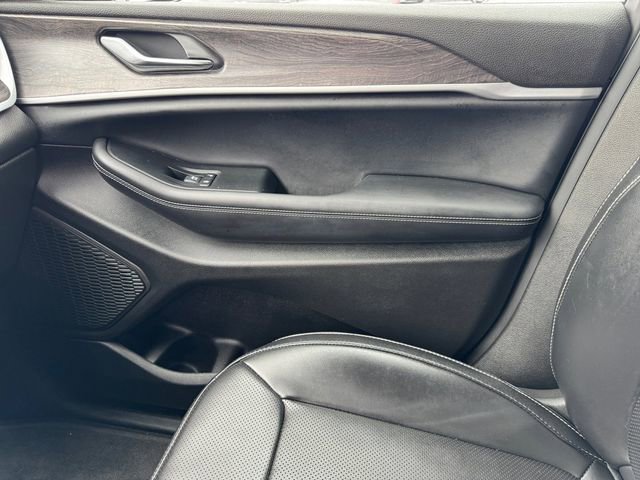 Certified 2025 Jeep Grand Cherokee Limited w/ Luxury Tech Group II image 25