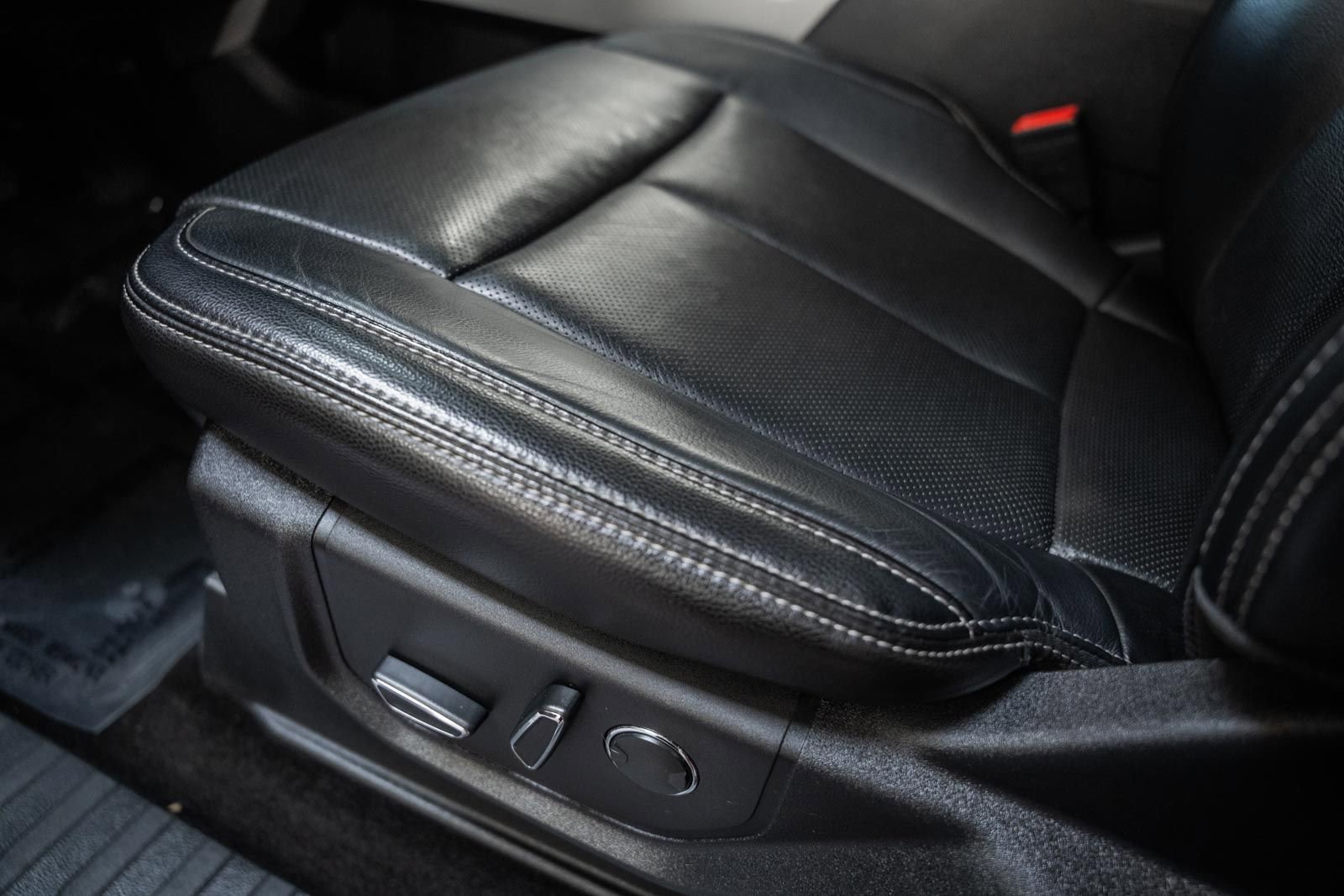 Used 2018 Ford F150 Lariat w/ Heavy-Duty Payload Package image 44