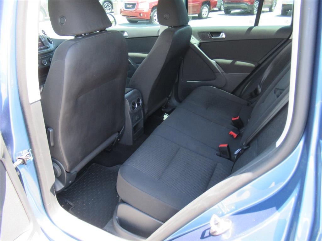 Used 2017 Volkswagen Tiguan Limited w/ Premium Package FWD image 27