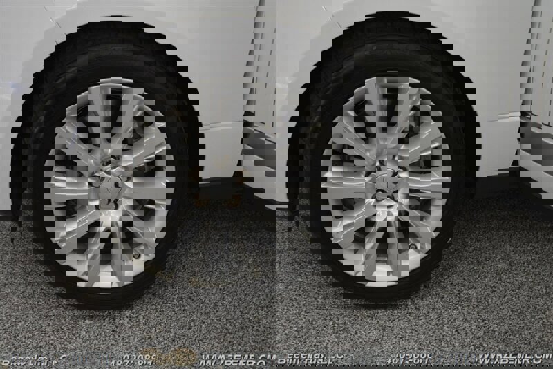 Used 2017 Land Rover Range Rover HSE image 47