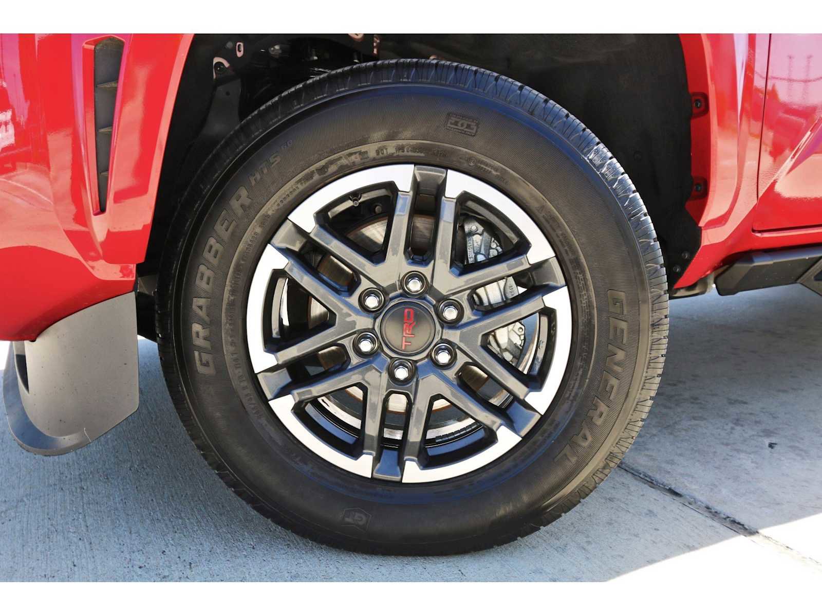 Used 2025 Toyota Tacoma TRD Sport image 30