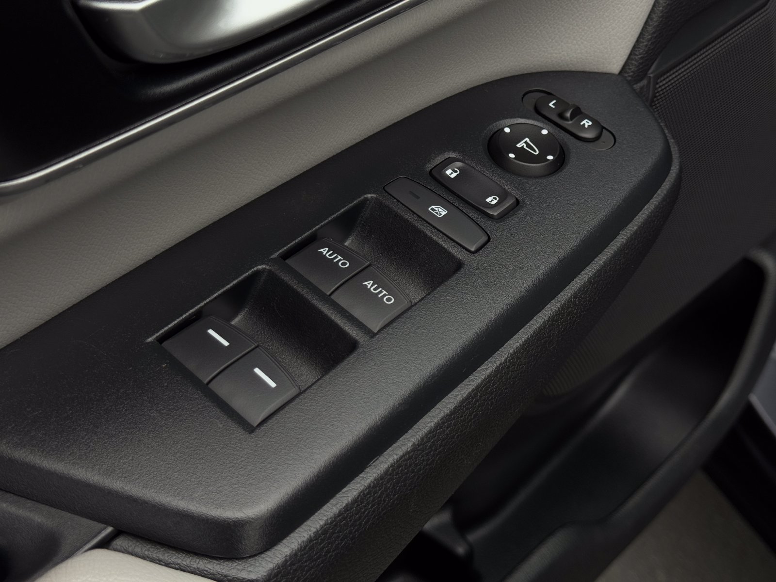 Used 2018 Honda CR-V EX-L image 15