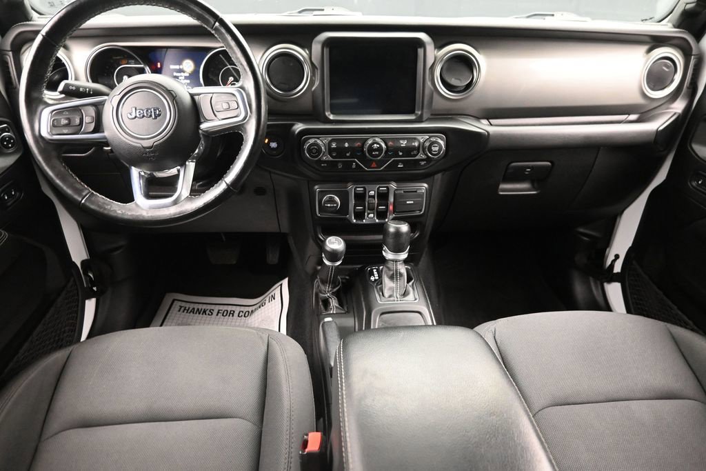 Used 2022 Jeep Wrangler Unlimited Sahara w/ Cold Weather Group AWD/4WD image 15