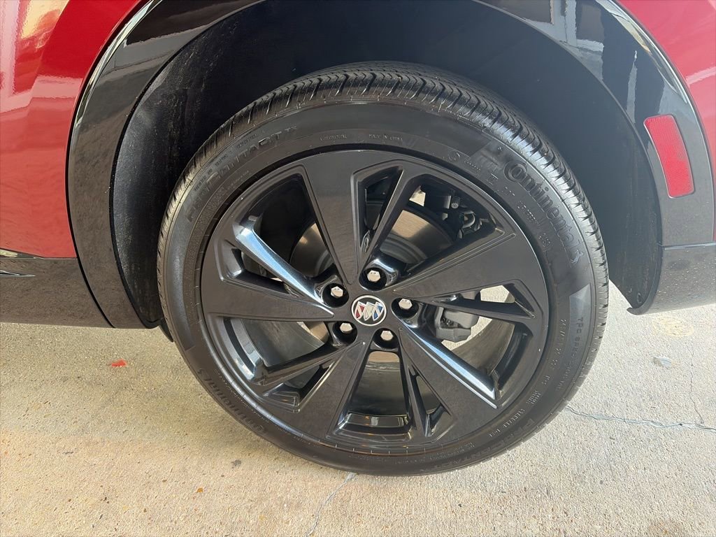 Used 2023 Buick Envision Essence w/ Technology Package I image 8