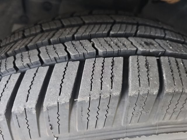 Used 2009 Volkswagen Routan SEL Premium FWD image 27