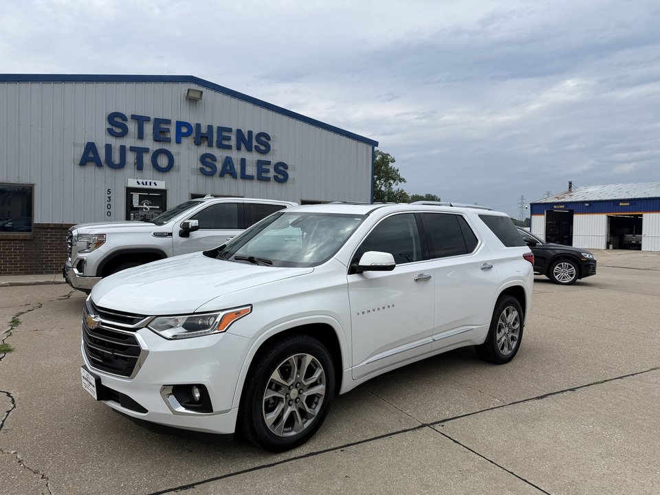 Used 2019 Chevrolet Traverse Premier w/ LPO, Floor Liner Package AWD/4WD image 1