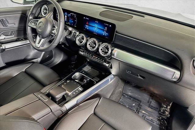 Used 2023 Mercedes-Benz EQB 300 4MATIC image 28