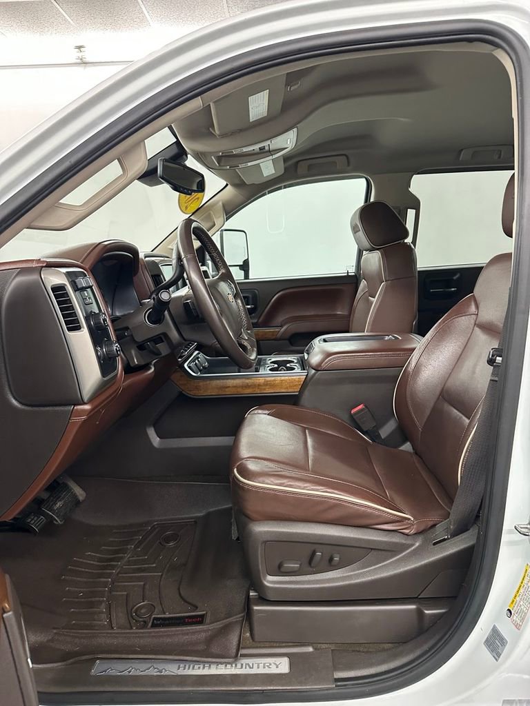 Used 2015 Chevrolet Silverado 2500 High Country w/ High Country Premium Package image 11