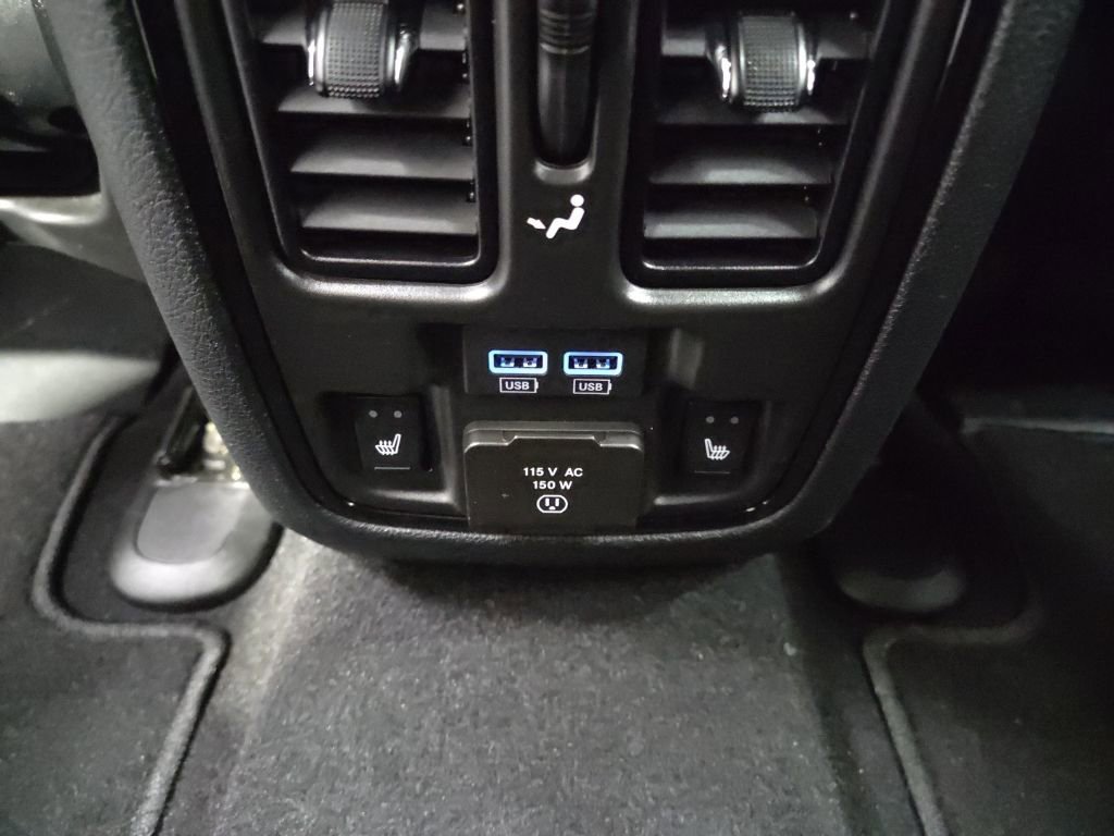 Used 2025 Dodge Durango GT AWD/4WD image 36