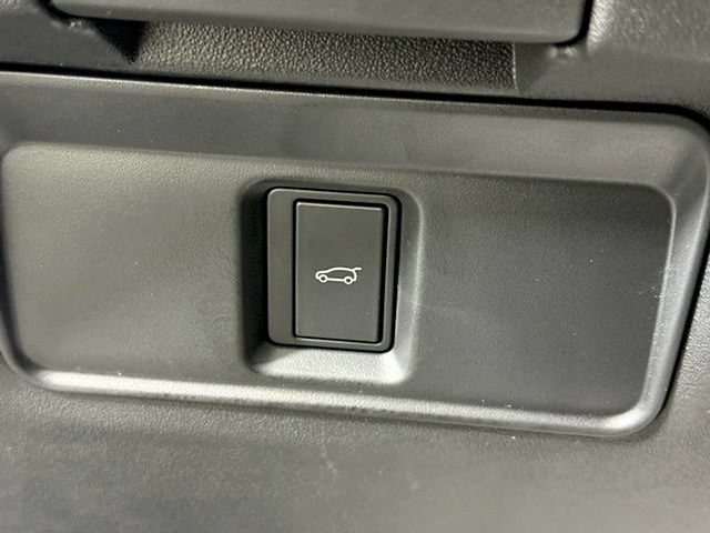 Certified 2025 Land Rover Discovery Sport Dynamic SE AWD/4WD image 42