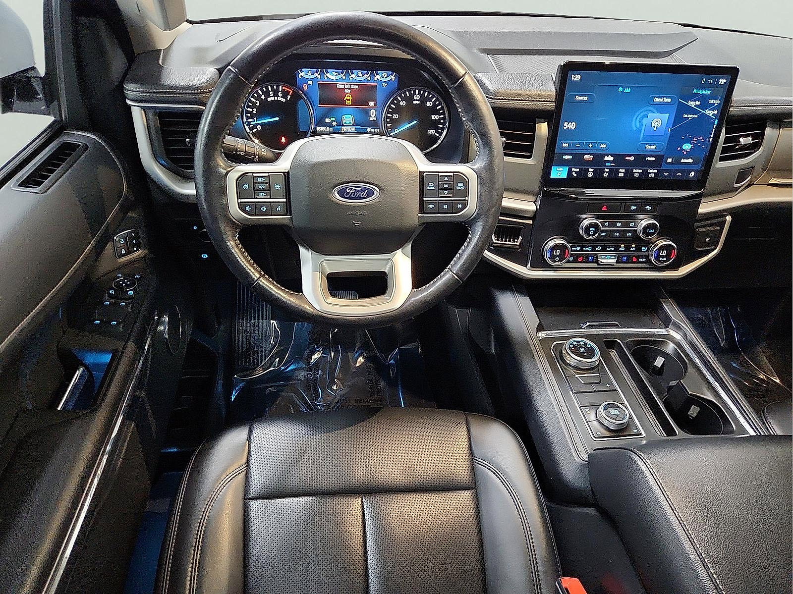 Used 2023 Ford Expedition XLT AWD/4WD image 8