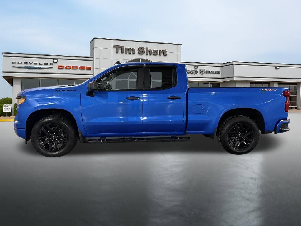 Used 2025 Chevrolet Silverado 1500 Custom w/ Turbomax Blackout Package image 2