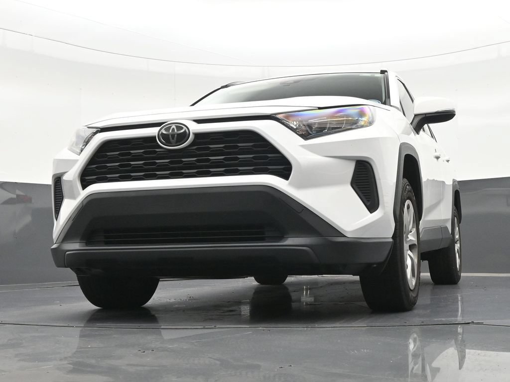 Used 2020 Toyota RAV4 LE FWD image 30