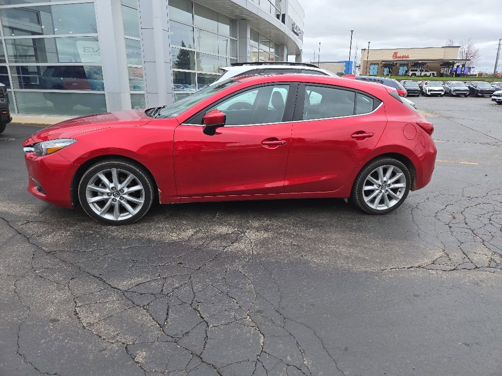 Used 2017 MAZDA MAZDA3 Grand Touring FWD image 2
