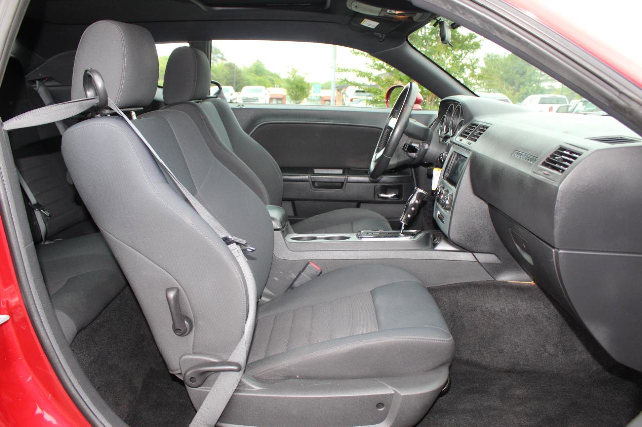 Used 2010 Dodge Challenger SE RWD image 14