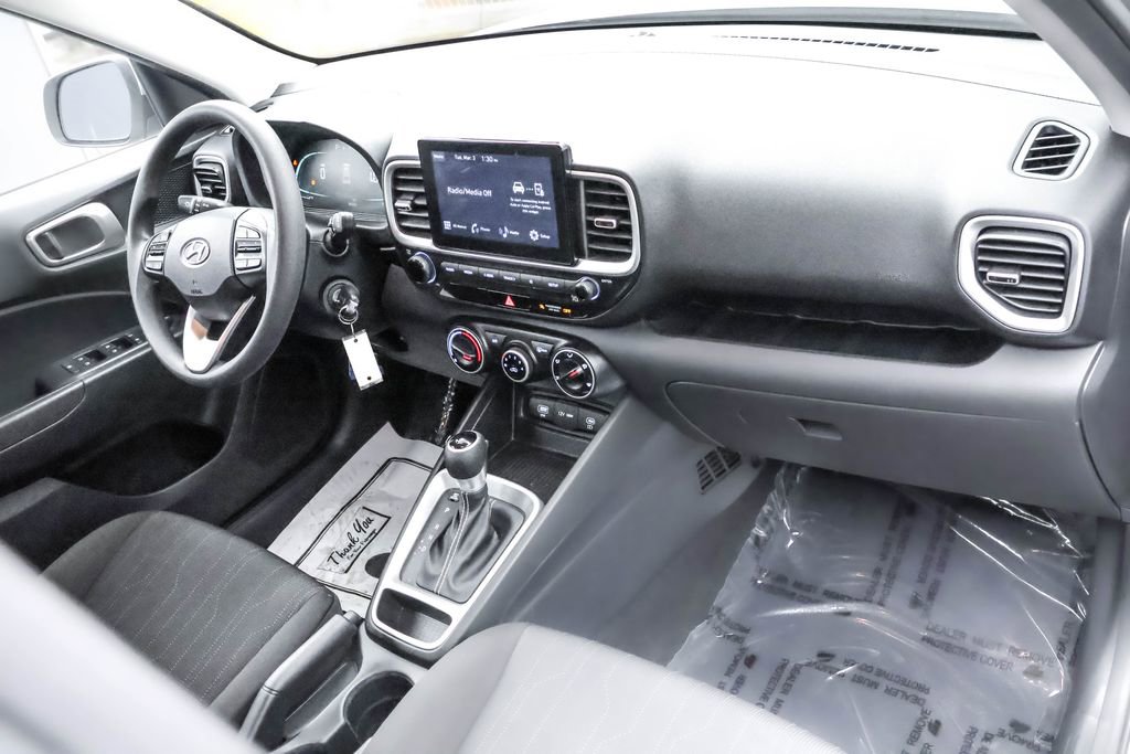 Used 2023 Hyundai Venue SE w/ Cargo Package image 25