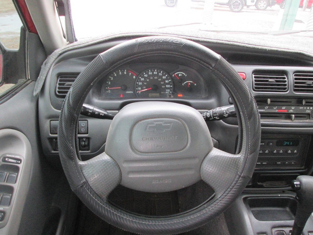 Used 2003 Chevrolet Tracker 4WD w/ Preferred Equipment Group image 16