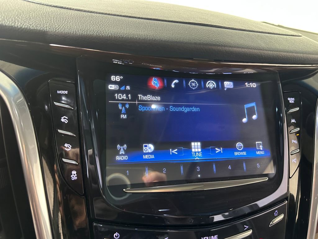 Used 2020 Cadillac Escalade Luxury AWD/4WD image 31