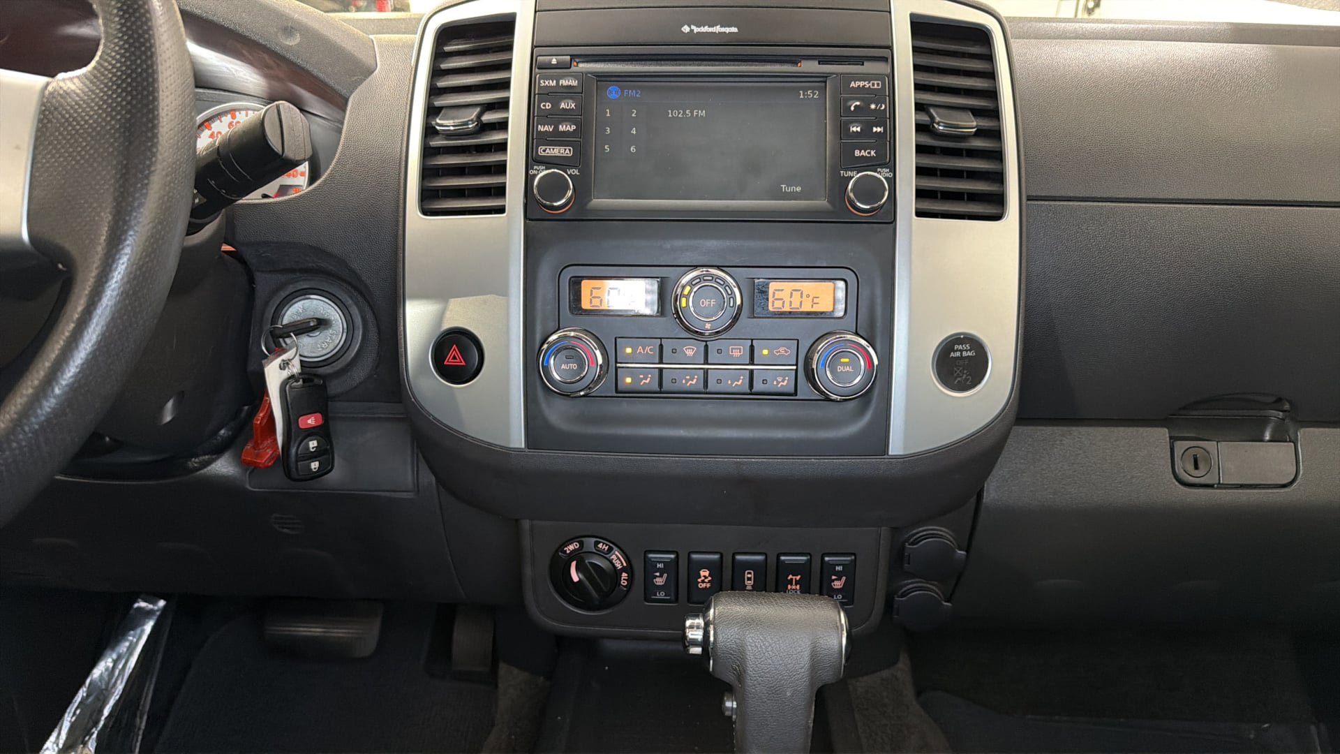 Used 2015 Nissan Frontier PRO-4X w/ Pro-4x Luxury Package AWD/4WD image 15