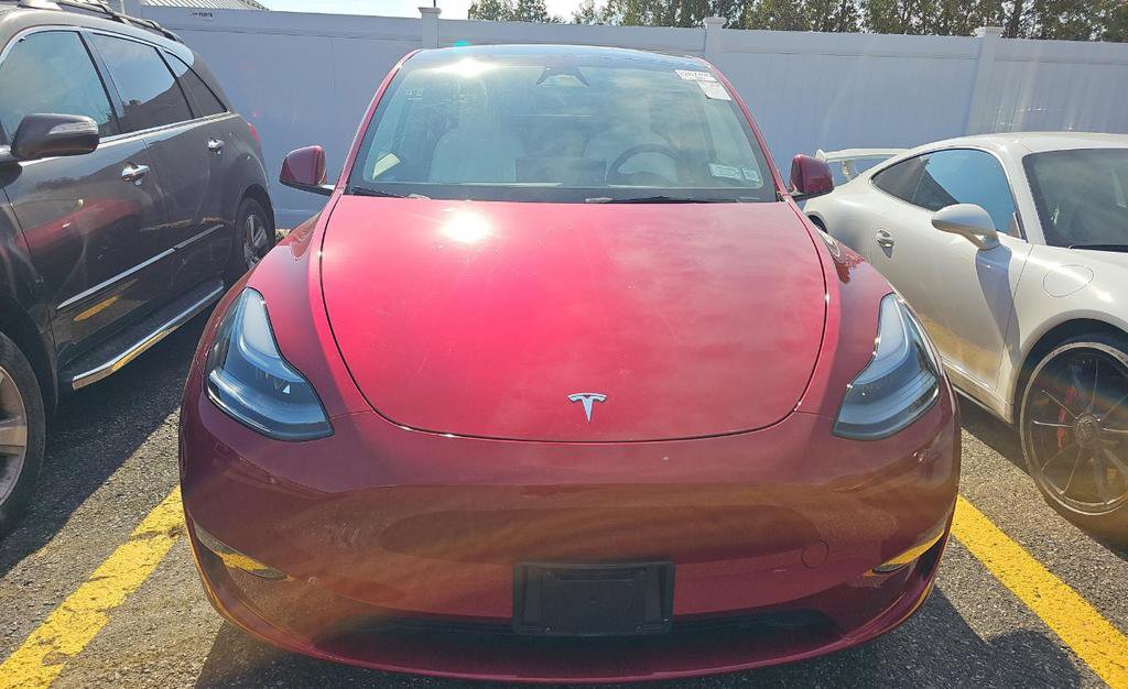 Used 2024 Tesla Model Y Performance image 3