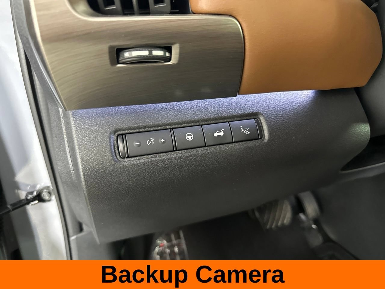 Used 2025 Nissan Pathfinder Platinum w/ Cargo Package FWD image 15