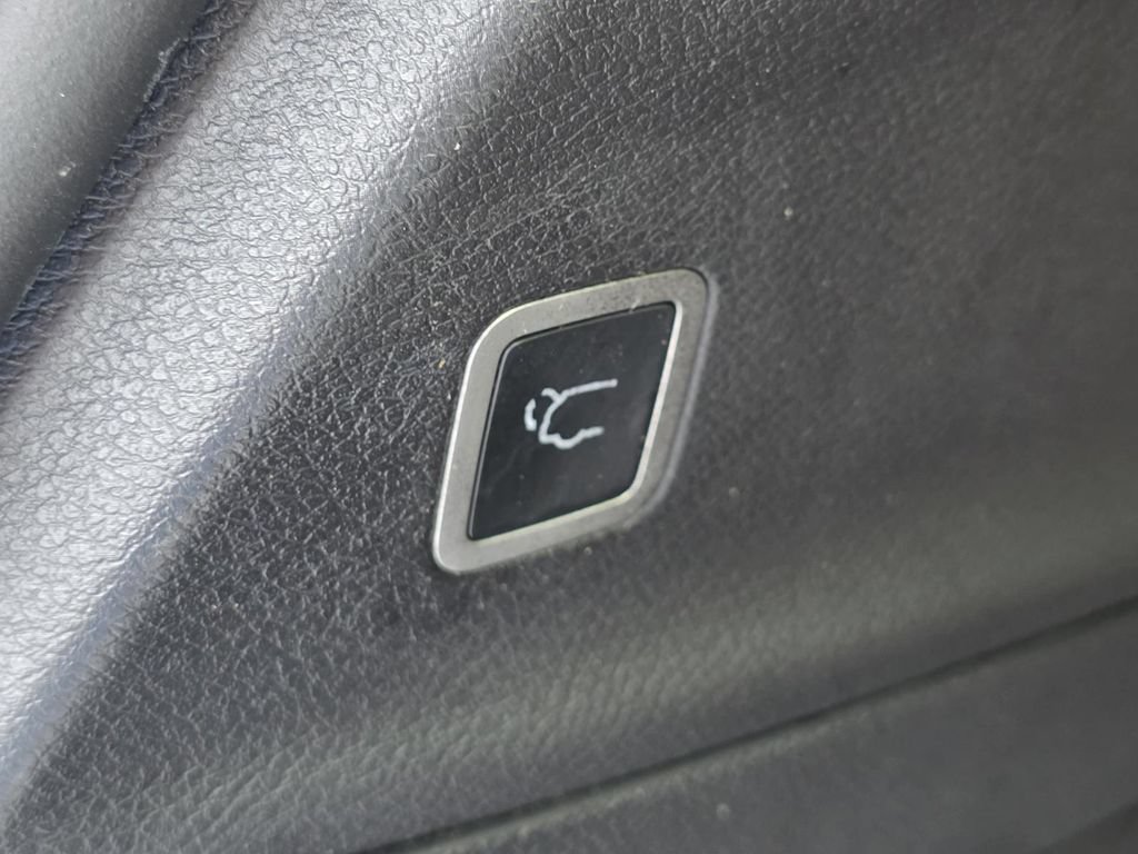 Used 2022 Chrysler Pacifica Pinnacle FWD image 16