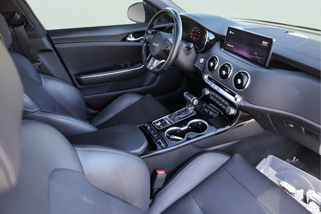 Used 2022 Kia Stinger GT-Line RWD image 32