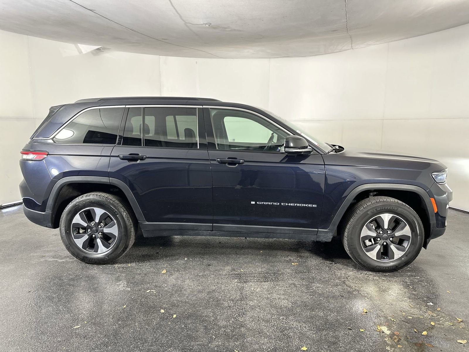 Used 2024 Jeep Grand Cherokee Limited 4xe image 9