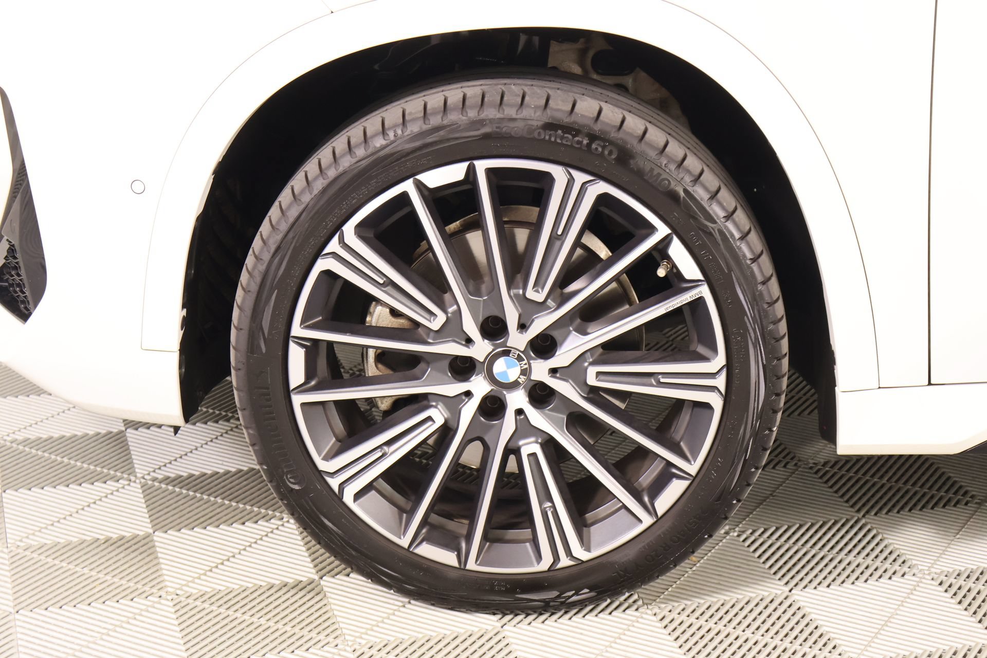 Used 2023 BMW X1 xDrive28i w/ M Sport Package AWD/4WD image 19