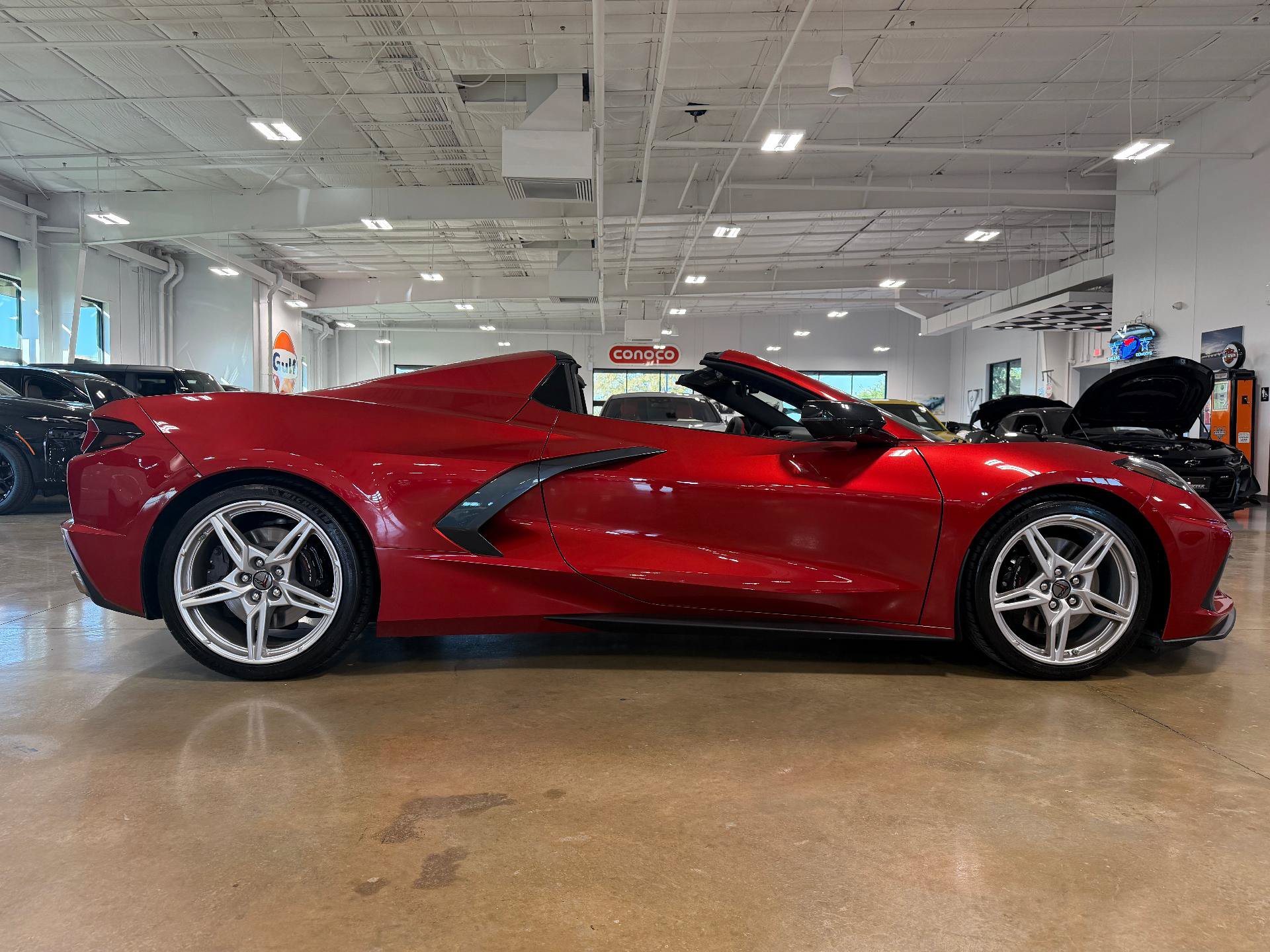 Used 2023 Chevrolet Corvette Stingray Preferred Conv w/ Z51 Performance Package RWD image 4