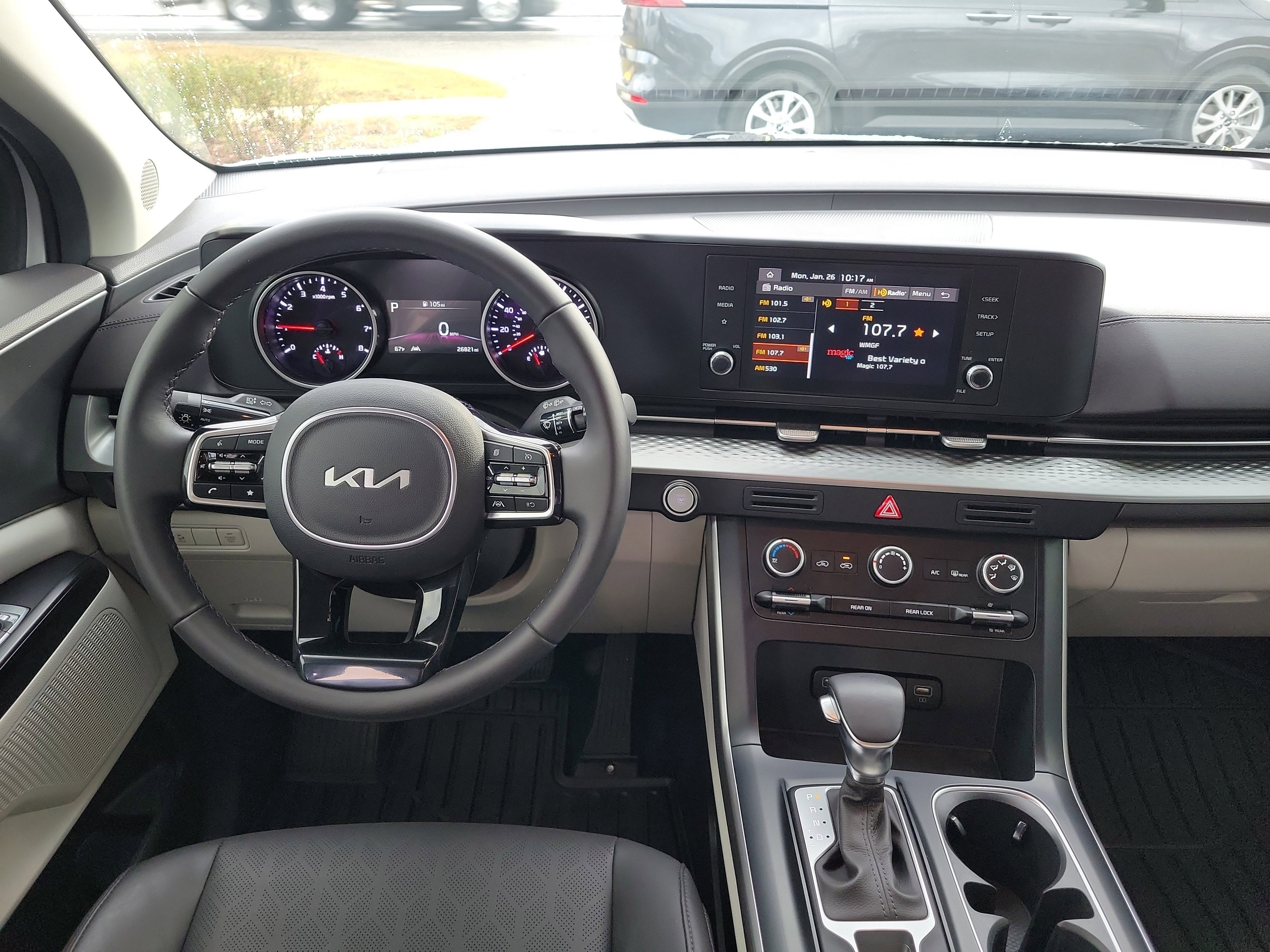 Certified 2023 Kia Carnival LX image 18