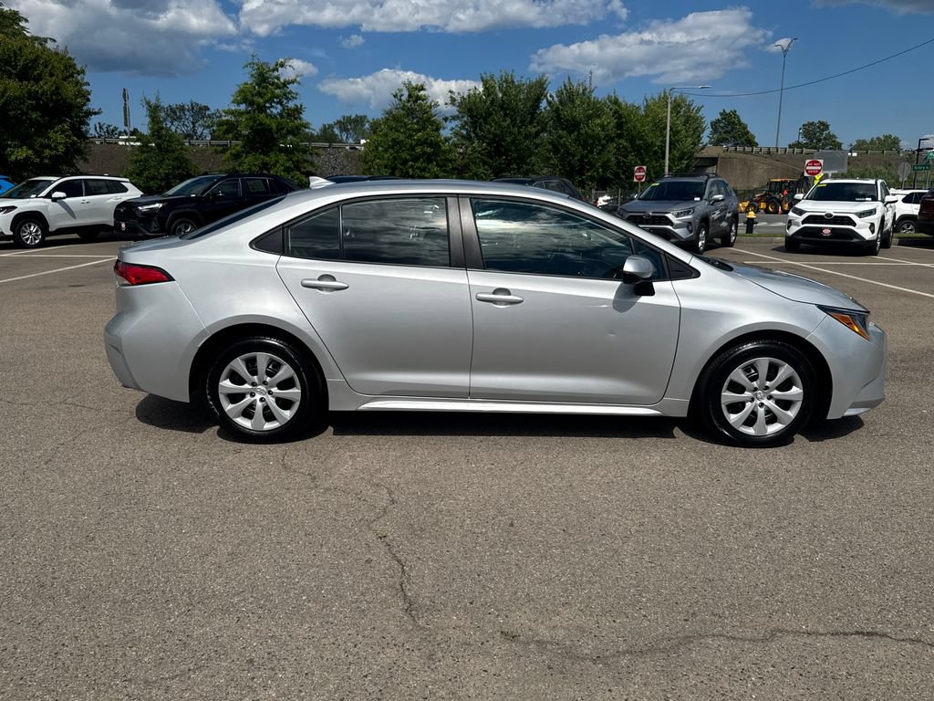 Used 2024 Toyota Corolla LE FWD image 8