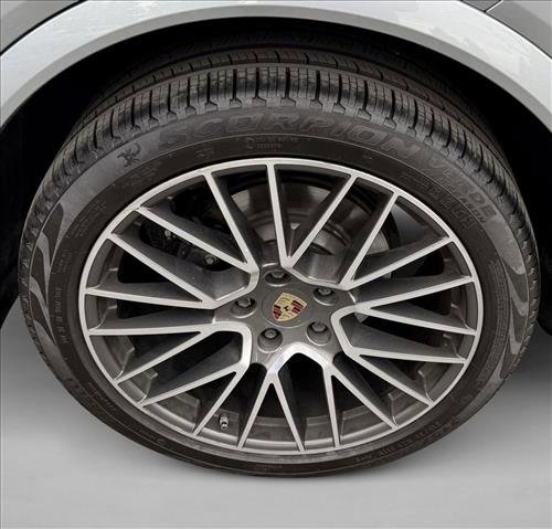 Used 2020 Porsche Cayenne AWD/4WD image 9