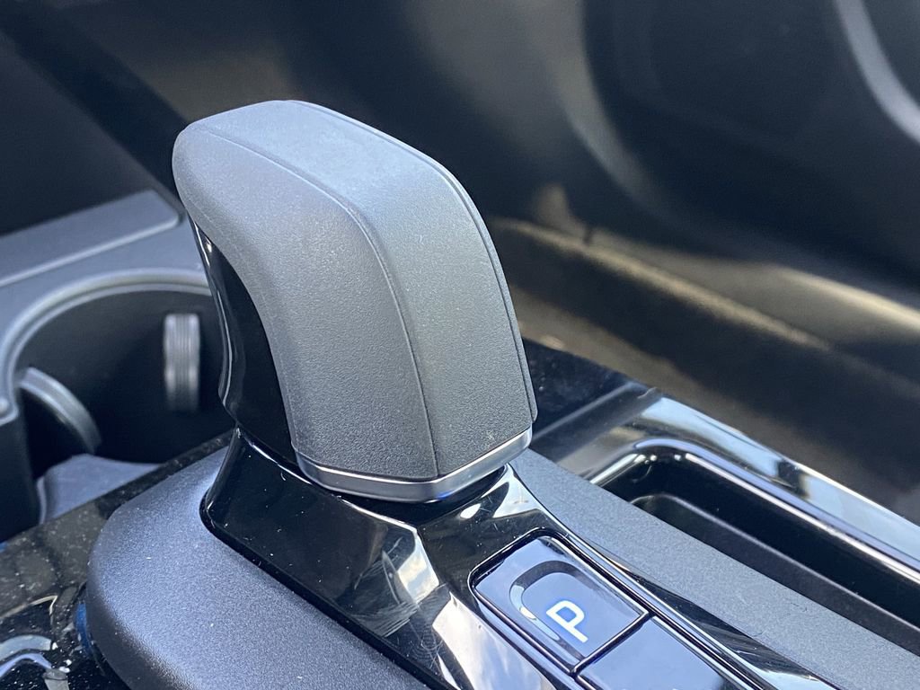Used 2024 Toyota Prius XLE FWD image 13