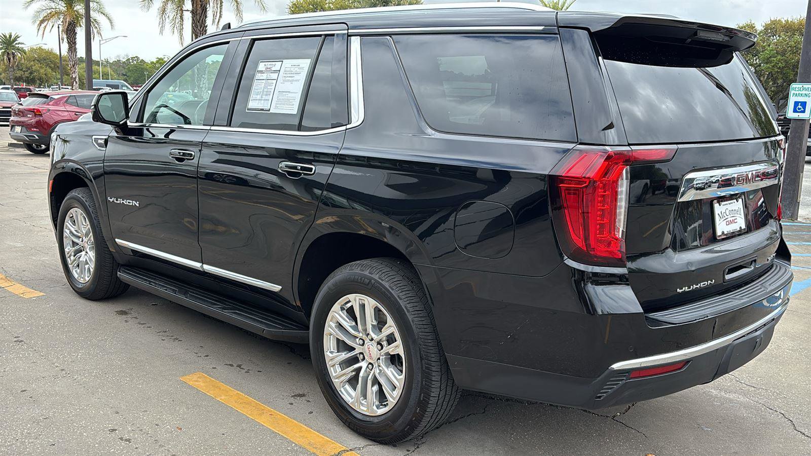 Used 2021 GMC Yukon SLT w/ SLT Luxury Plus Package image 5