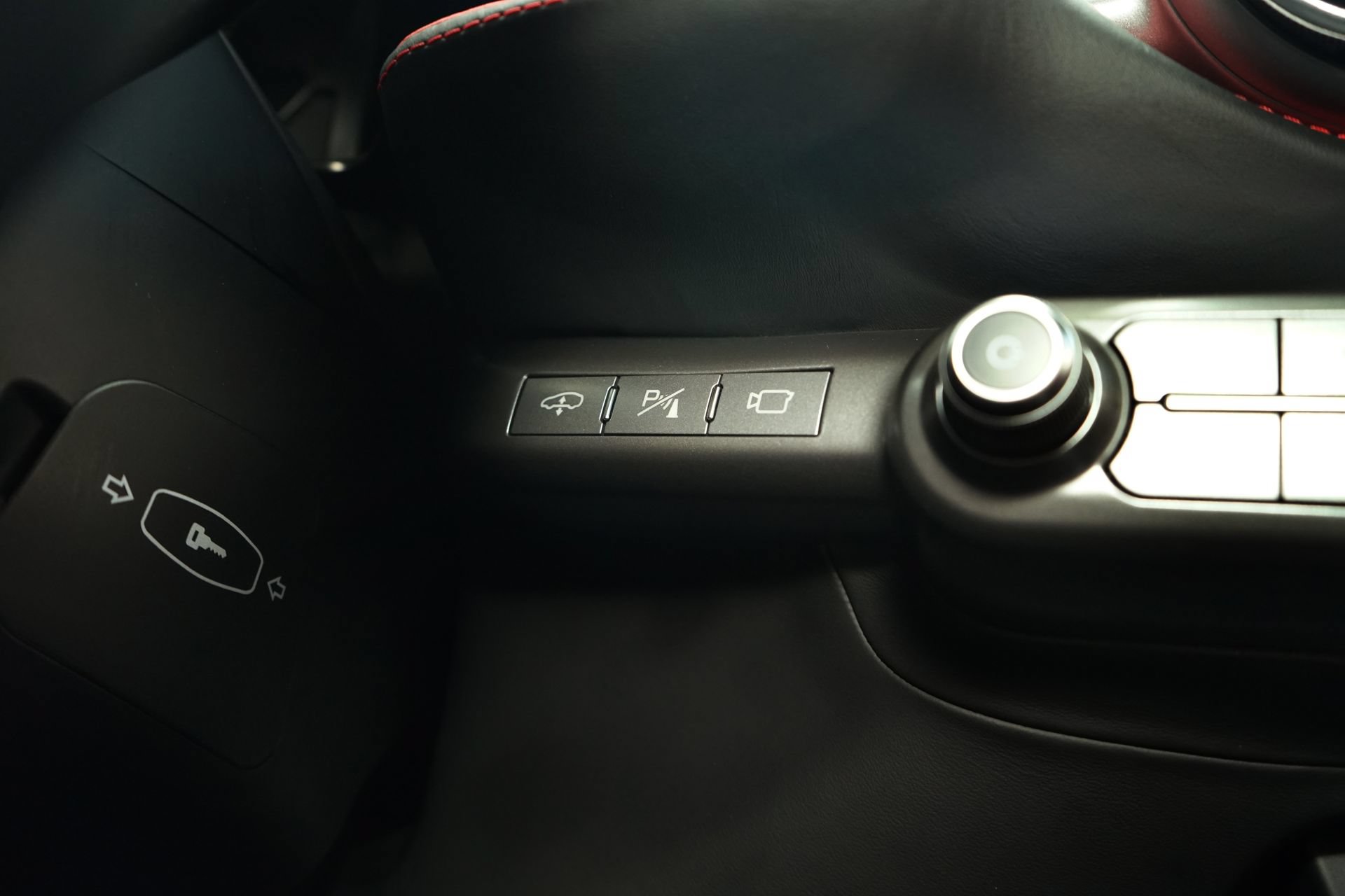 Used 2019 Ferrari 812 Superfast RWD image 27
