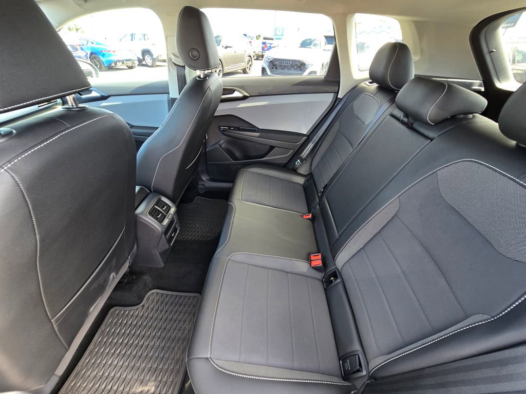 Used 2022 Volkswagen Taos SE image 10