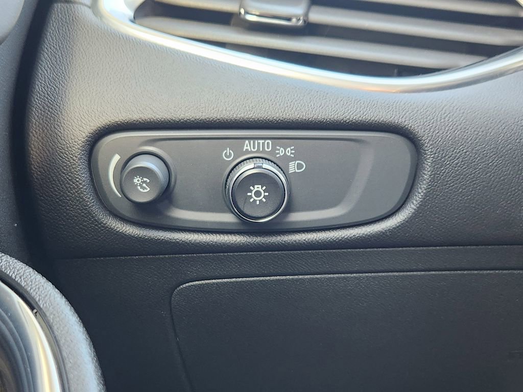 Used 2024 Chevrolet Malibu LT image 21