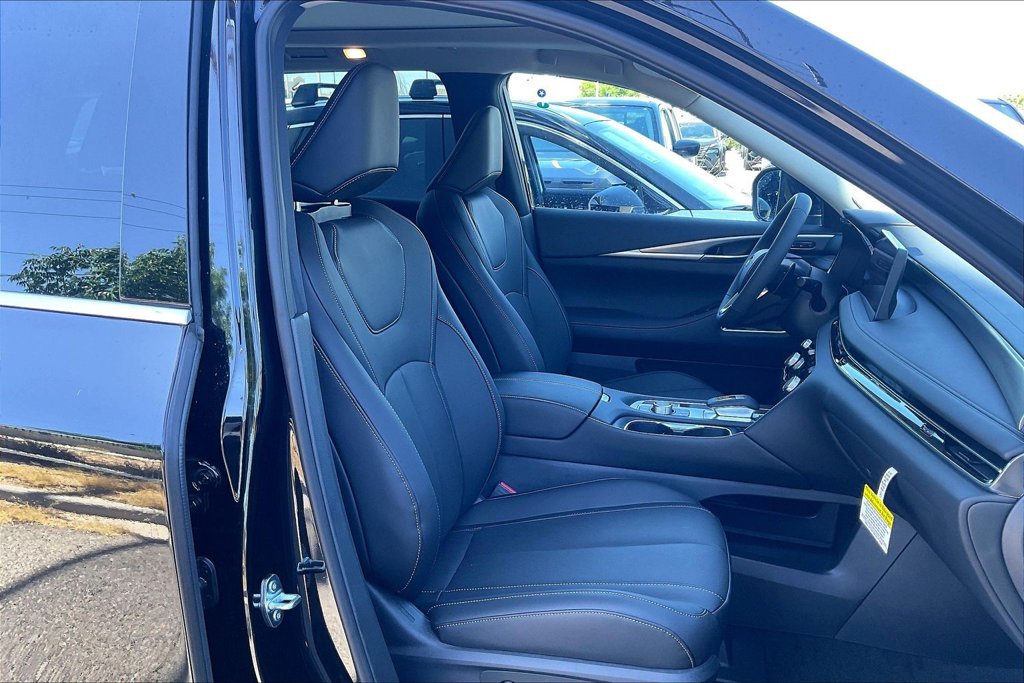 New 2027 INFINITI QX60 Luxe w/ Family Package FWD image 11