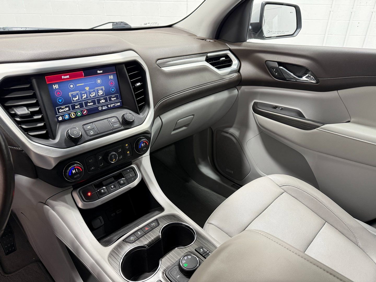 Used 2020 GMC Acadia SLT w/ LPO, Cargo Package image 12