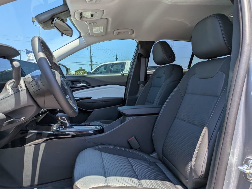 New 2026 Chevrolet Trax LT w/ Driver Confidence Package FWD image 15
