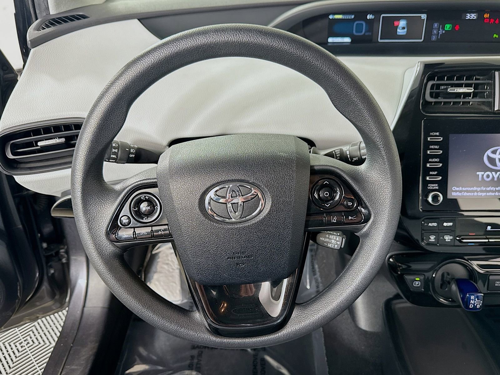 Used 2020 Toyota Prius LE AWD/4WD image 12