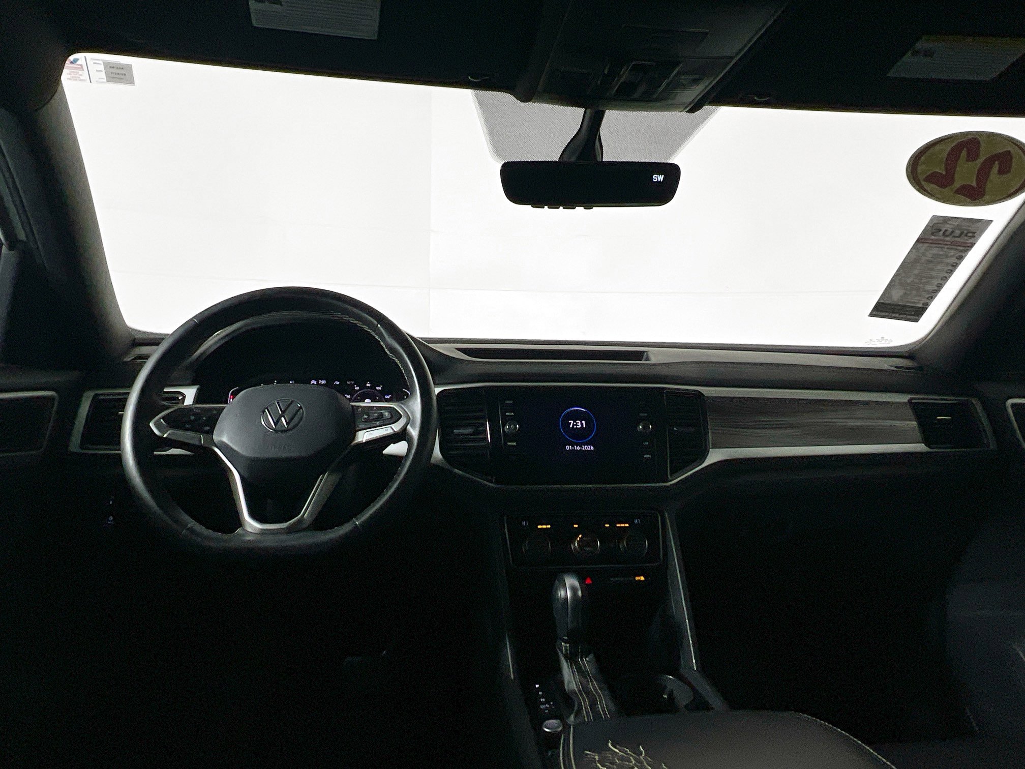 Used 2022 Volkswagen Atlas Cross Sport SE image 28