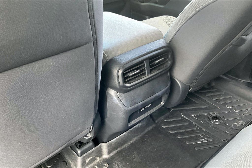 Used 2023 Honda Pilot LX image 10