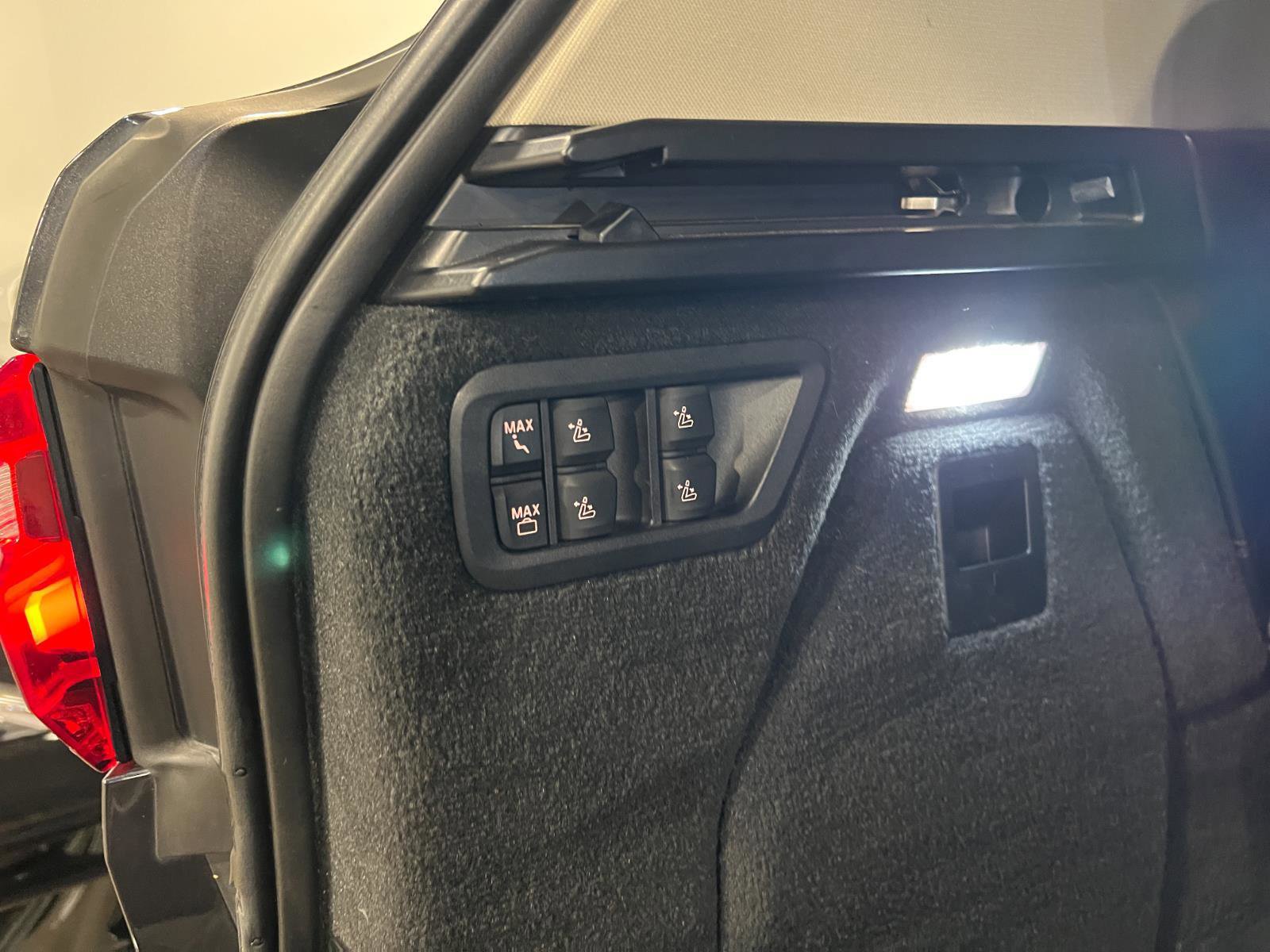 Used 2022 BMW X7 xDrive40i w/ Premium Package image 39