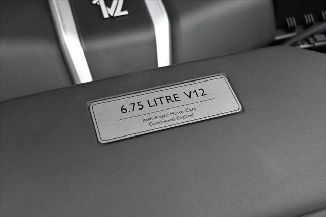 Certified 2022 Rolls-Royce Cullinan w/ Dark Exterior Package AWD/4WD image 37
