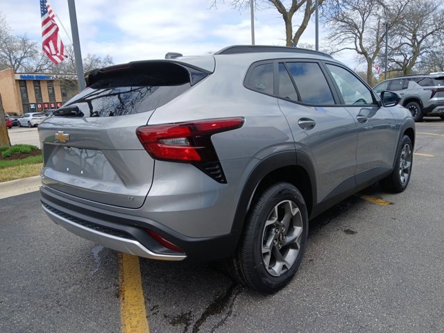 New 2026 Chevrolet Trax LT w/ Driver Confidence Package FWD image 4